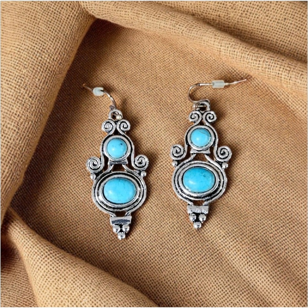 Erica Lyons Turquoise Cabachon Silver/Blue Dangles